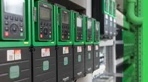 Variadores de velocidad instalados en tablero